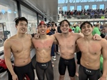 Hinsdale Central 200 Medley Relay Team Sets New National Record At 2025 IHSA State Swim Meet